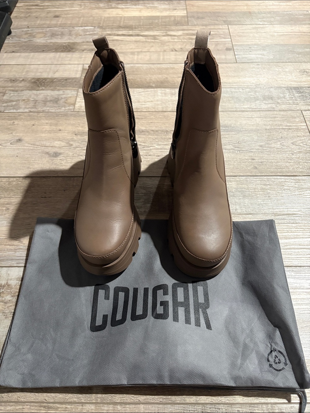 Cougar Beige Platform Chelsea Boots Never Worn